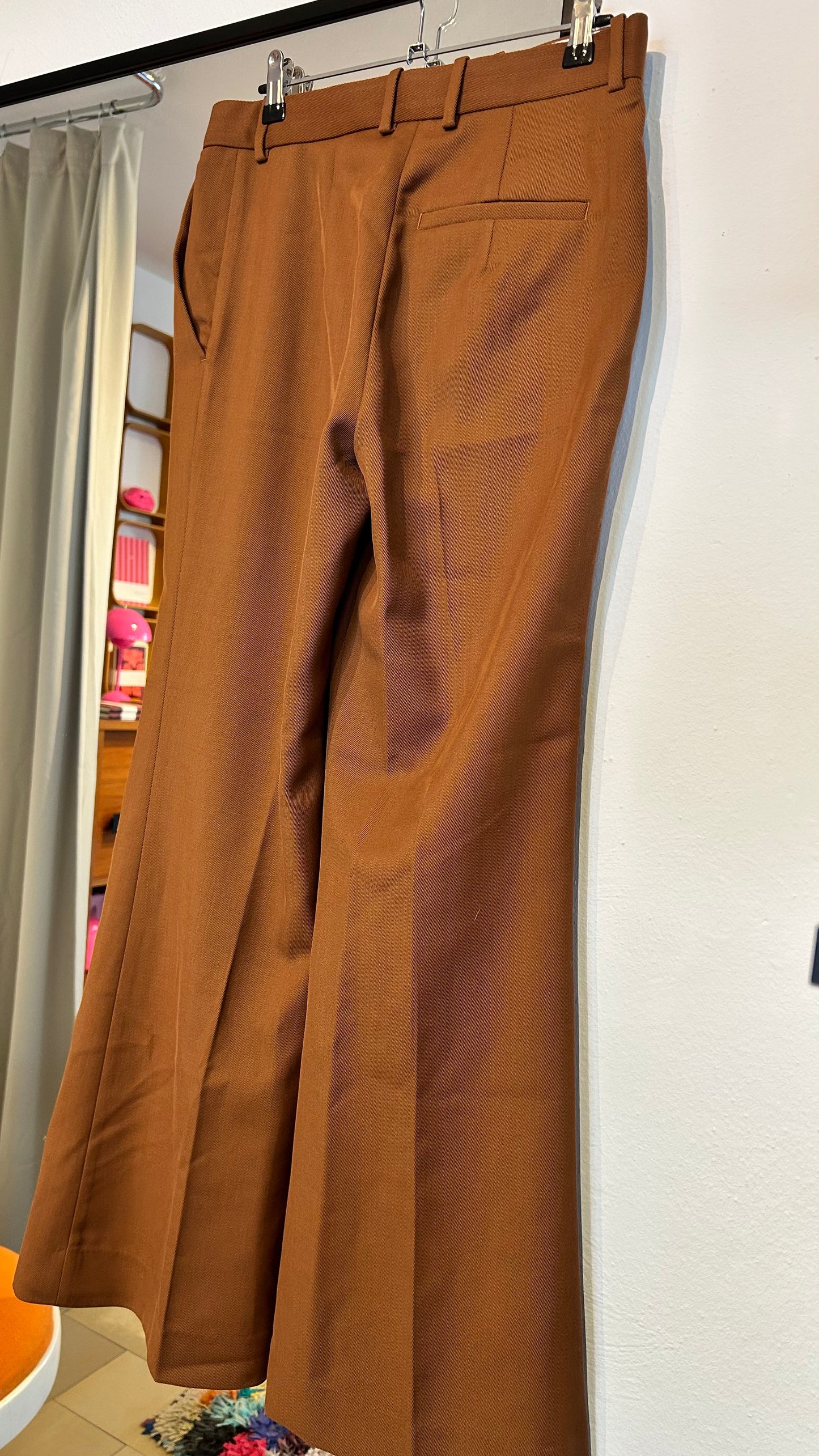 COS Hose flared cognac / S