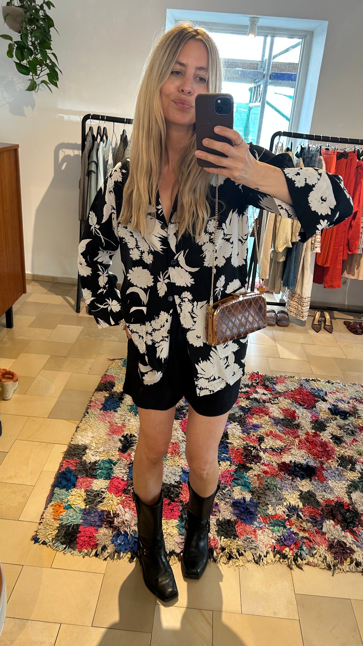 GANNI Seidenbluse dunkelblau/ weiß Floral