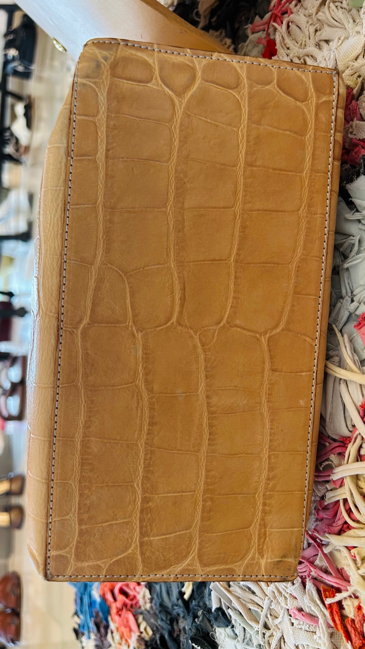 FURLA Vintage Tasche beige Krokoprägung