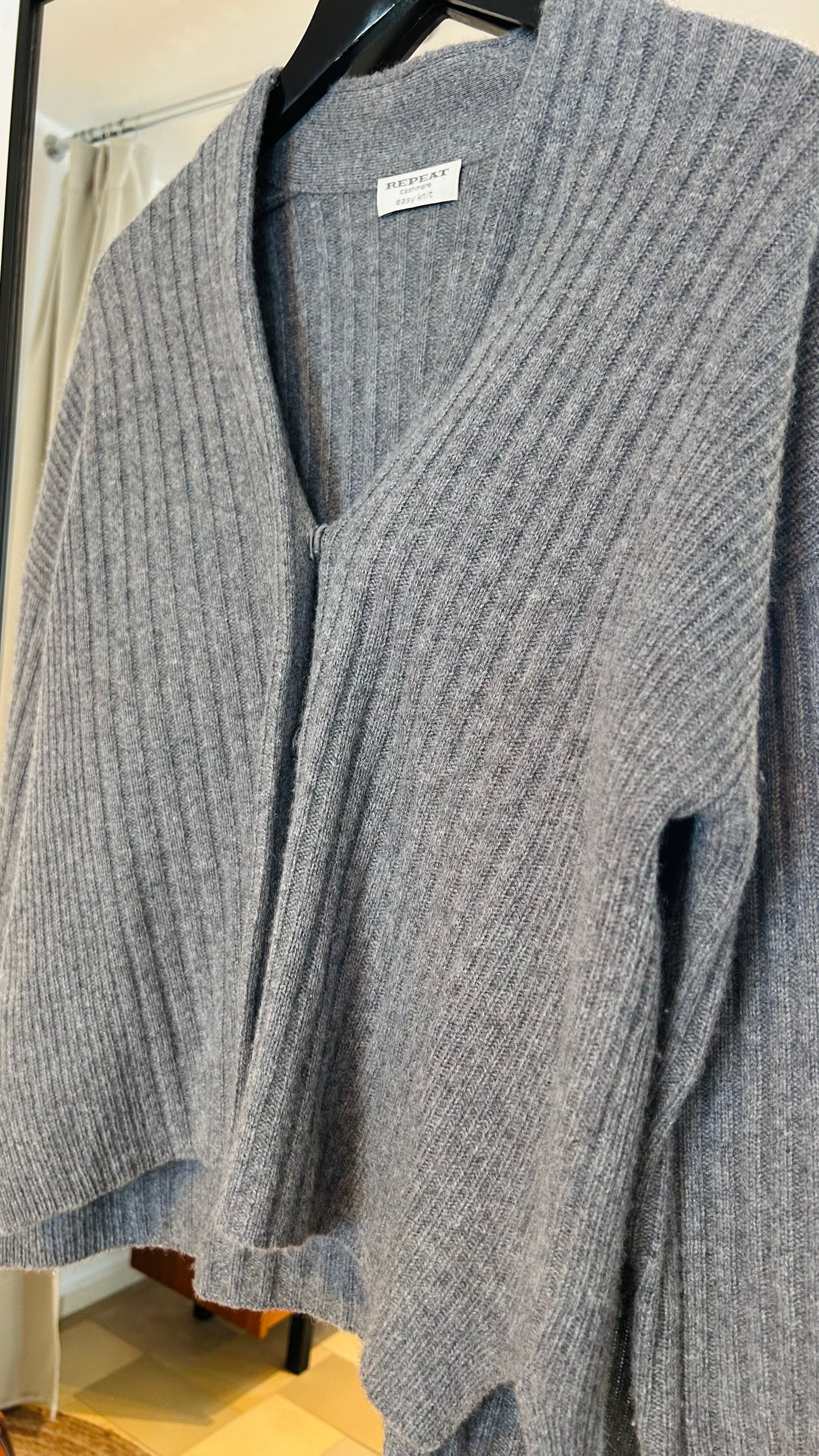REPEAT Kaschmir Strickjacke grau