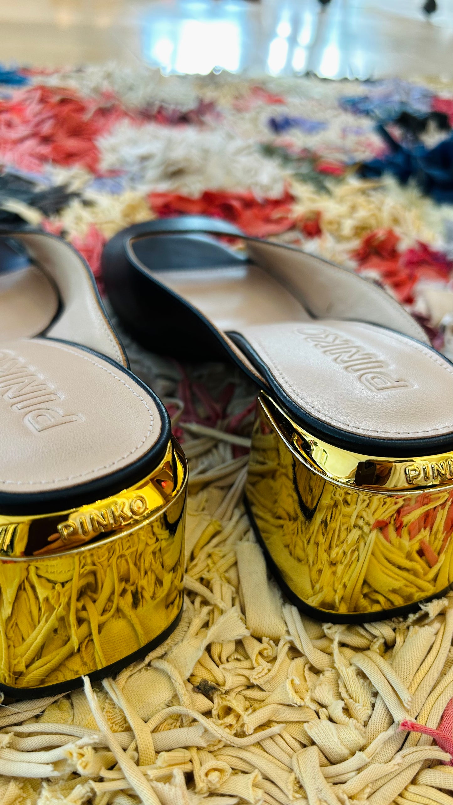 PINKO Pantoletten schwarz/gold