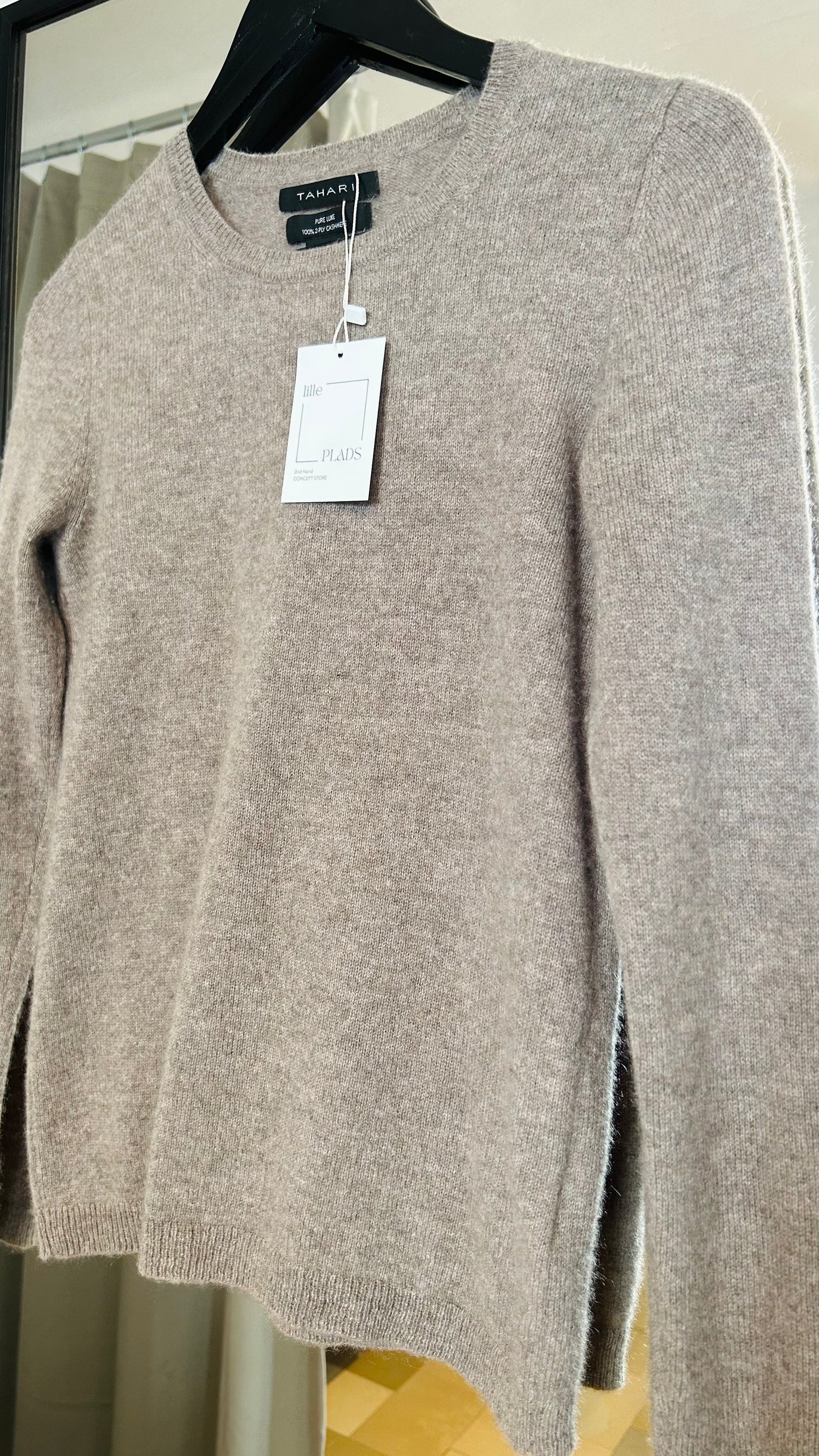 TAHARI Pullover