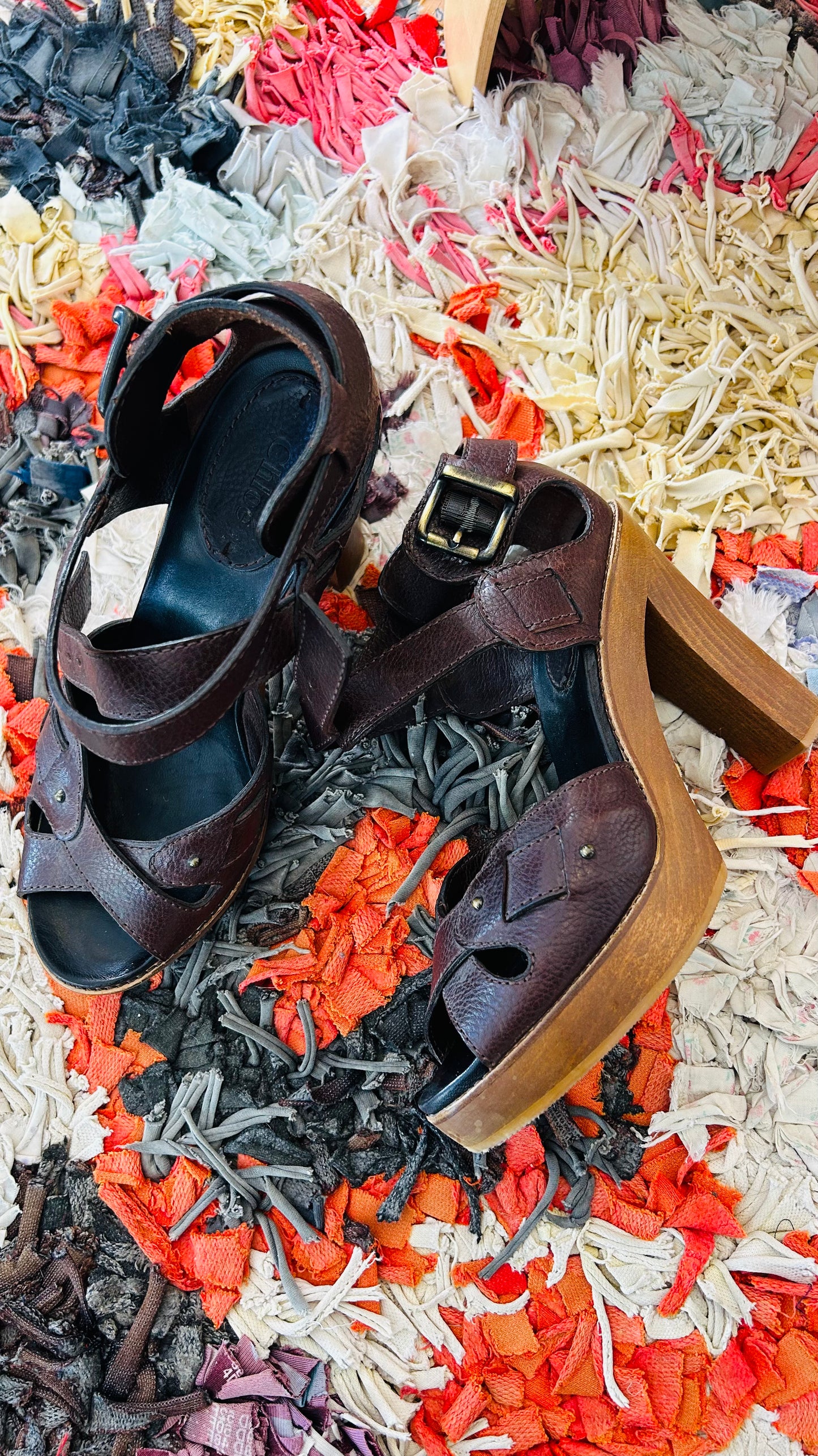 CHLOÈ Sandalen Plateau braun