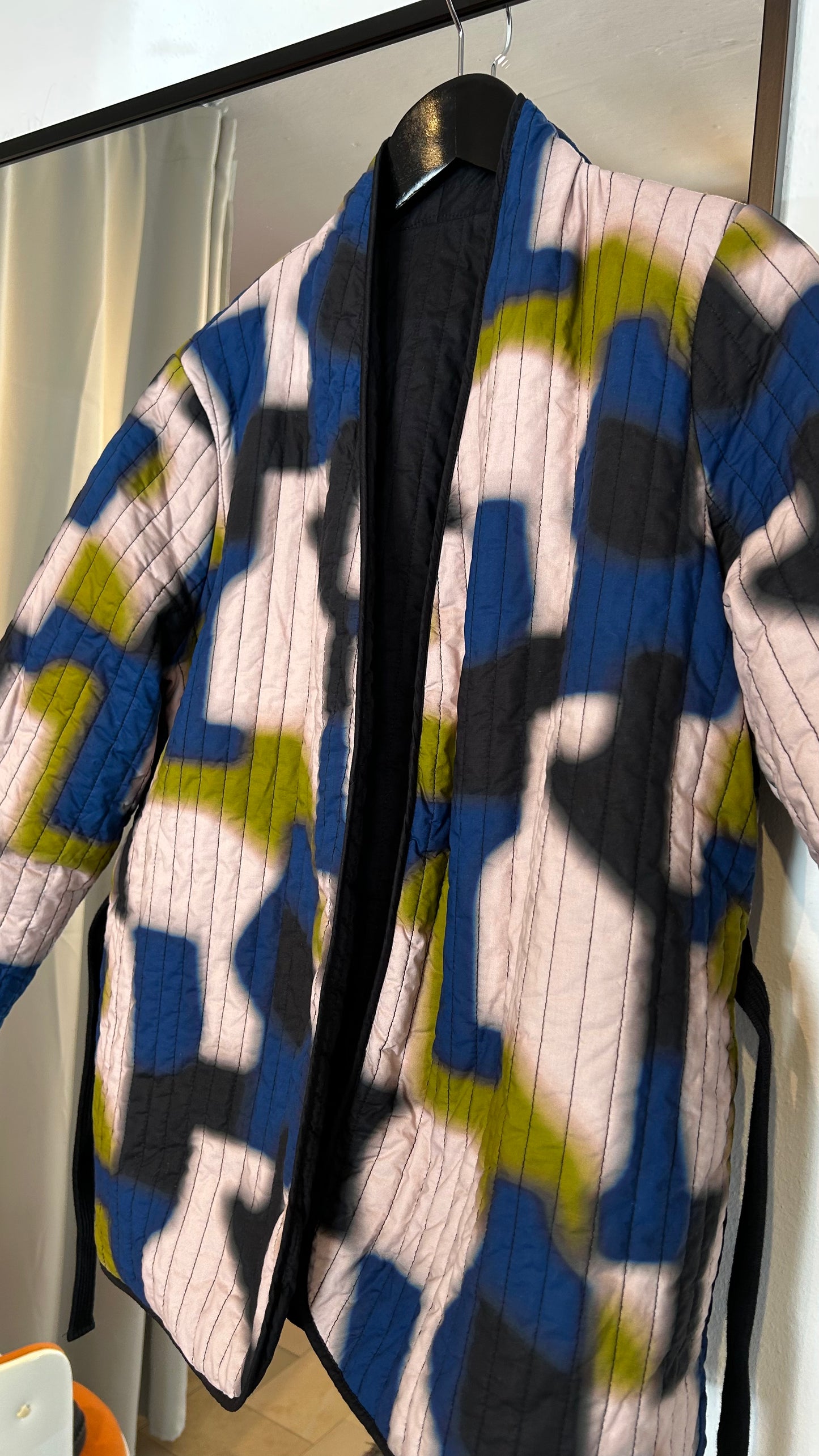 CLOSED Wendejacke schwarz / Batik / L