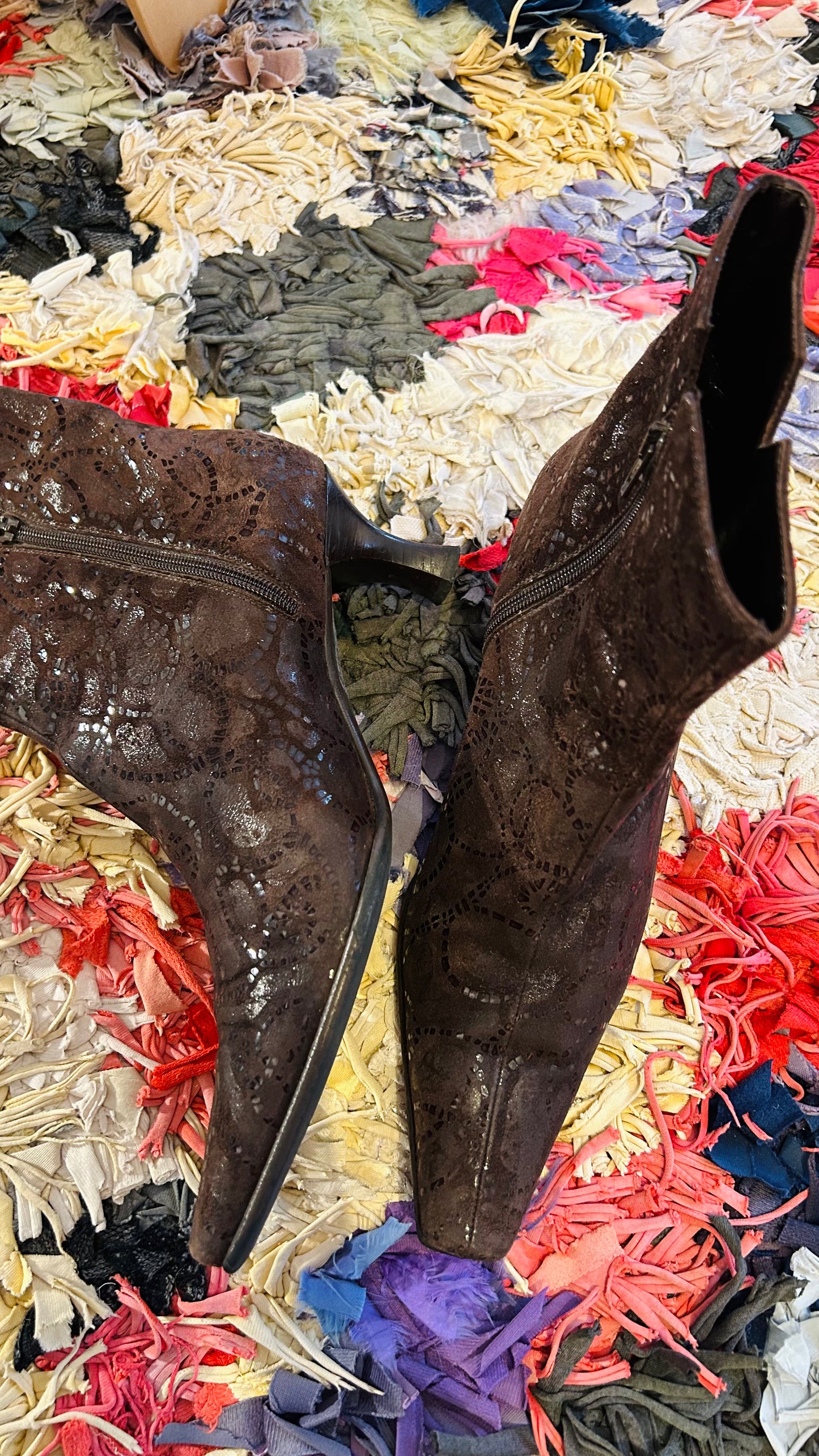 BRUNELIA Vintage Ankle Boots Velours braun