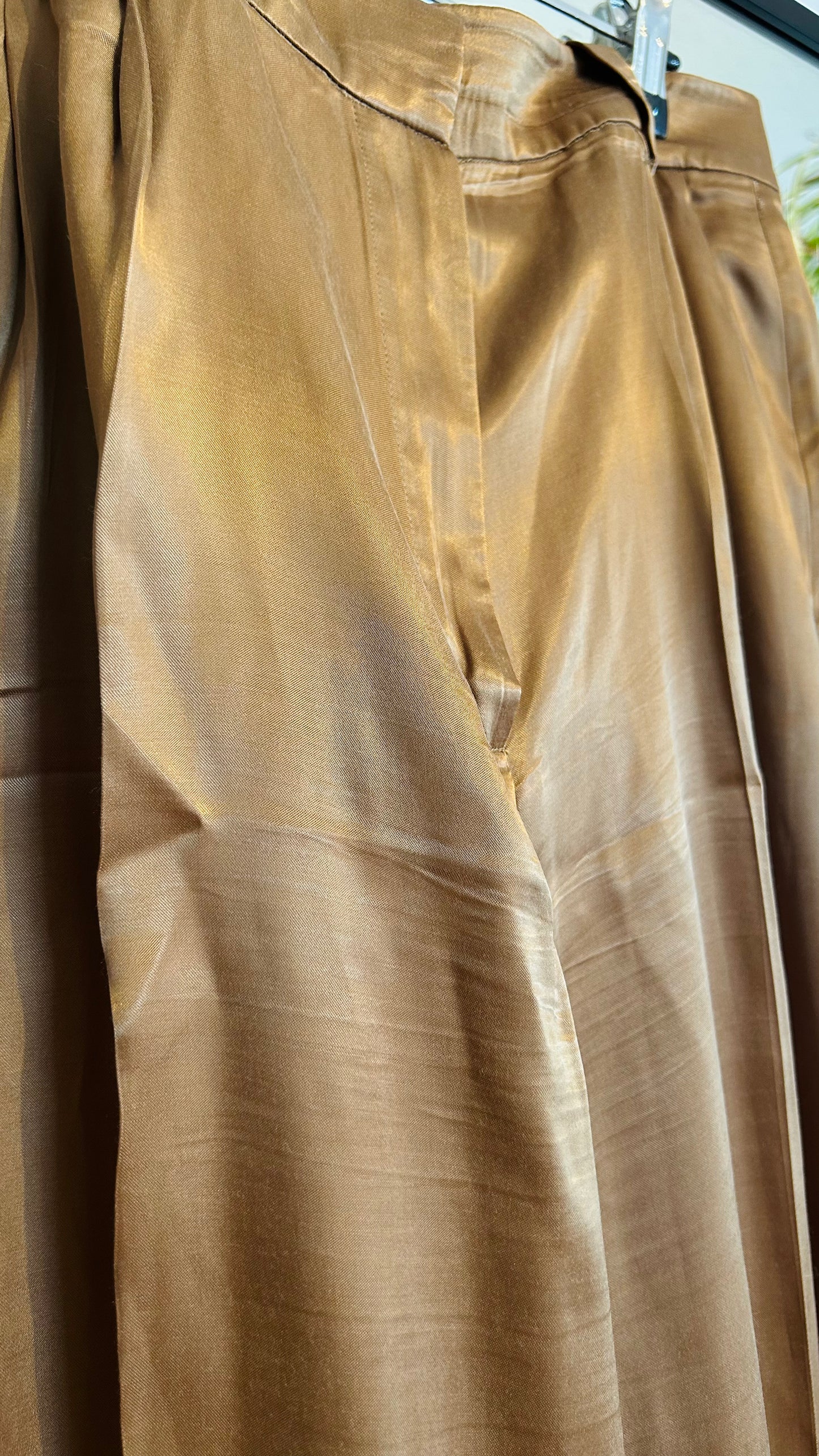 MASSIMO DUTTI Hose Satin goldbraun