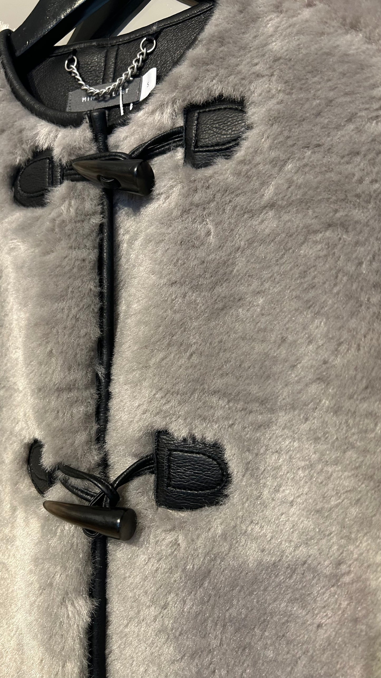 MINT VELVET Felljacke grau/schw. / S