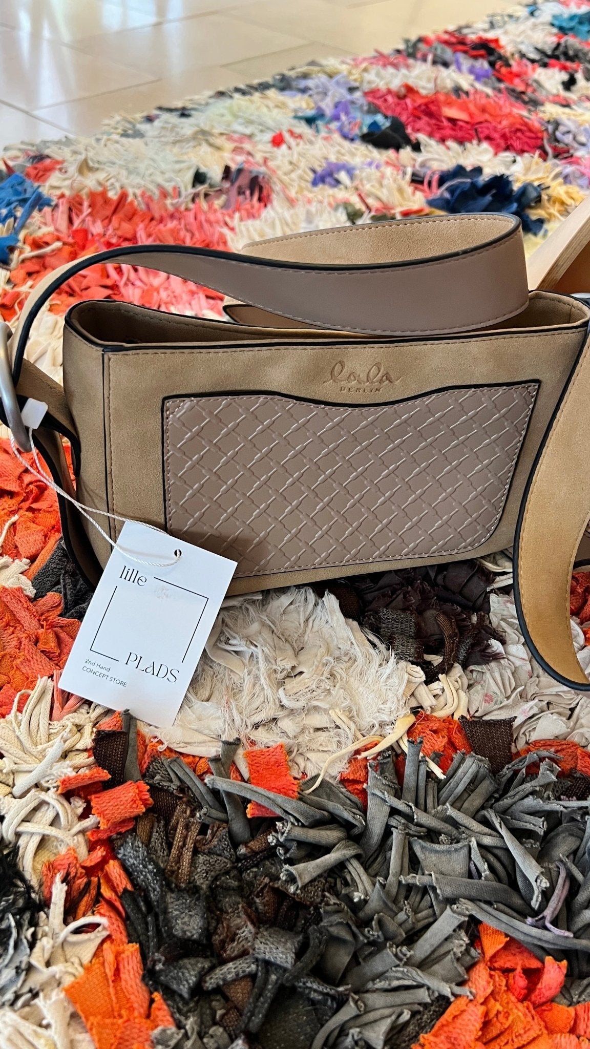 LALA BERLIN Crossbody Bag - lille.PLADS