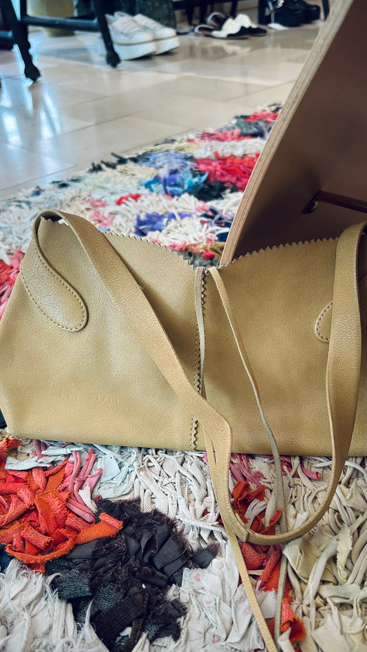 COCCINELLE Vintage Schultertasche beige