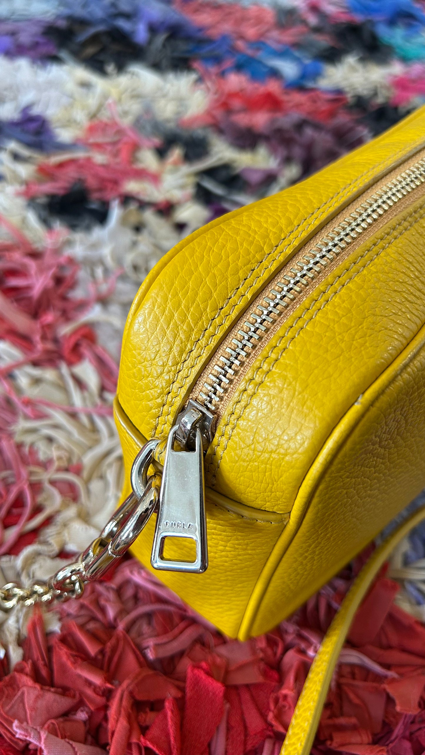 FURLA Umhängetasche gelb