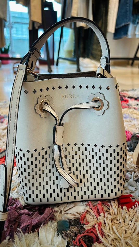 FURLA Minibag weiß/ Lochmuster