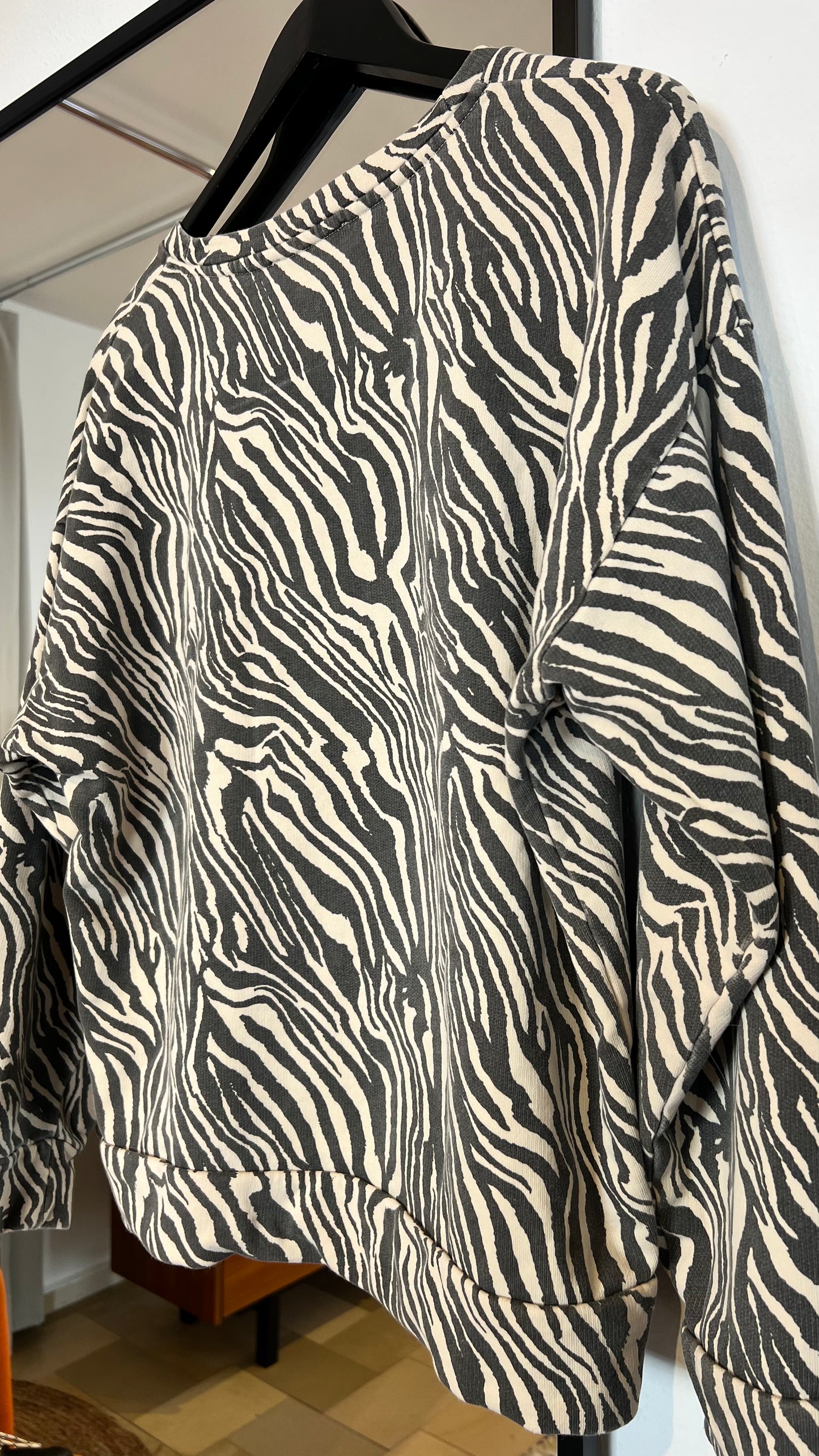 SET Sweater
