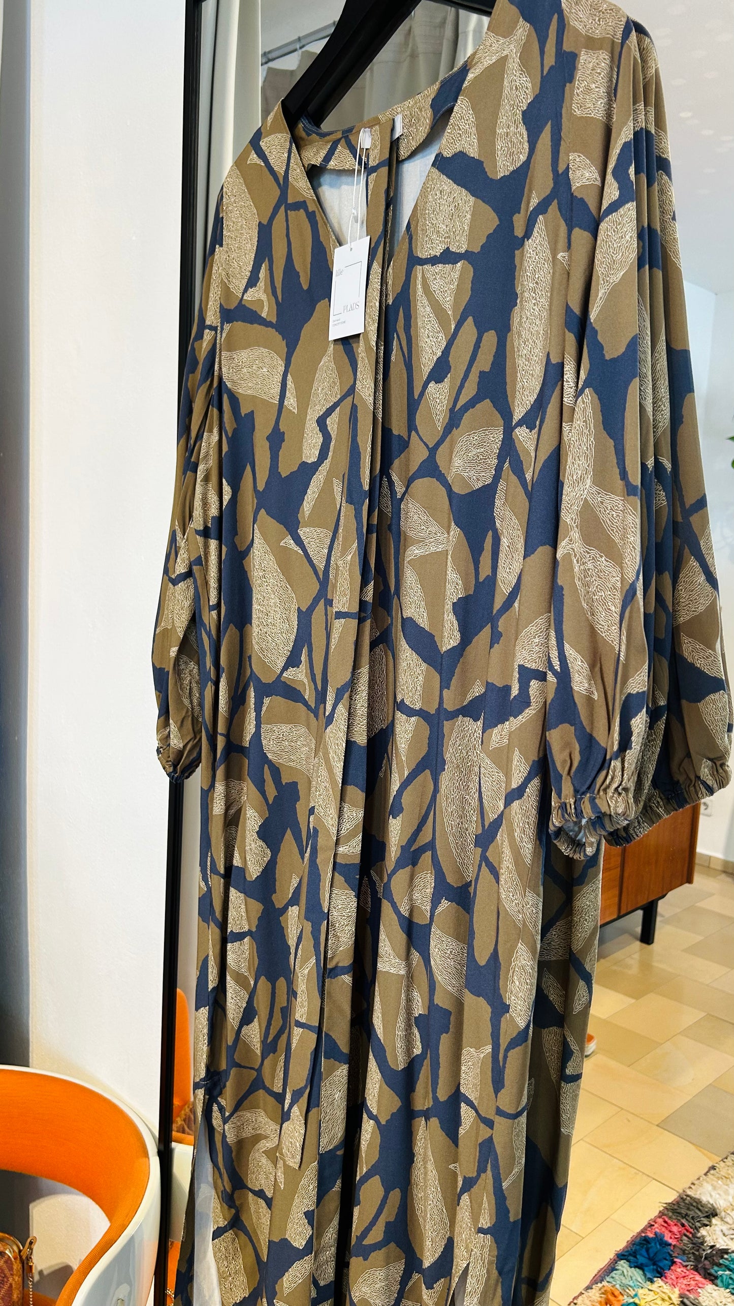 MIO ANIMO Midikleid khaki/schwarz/creme Muster