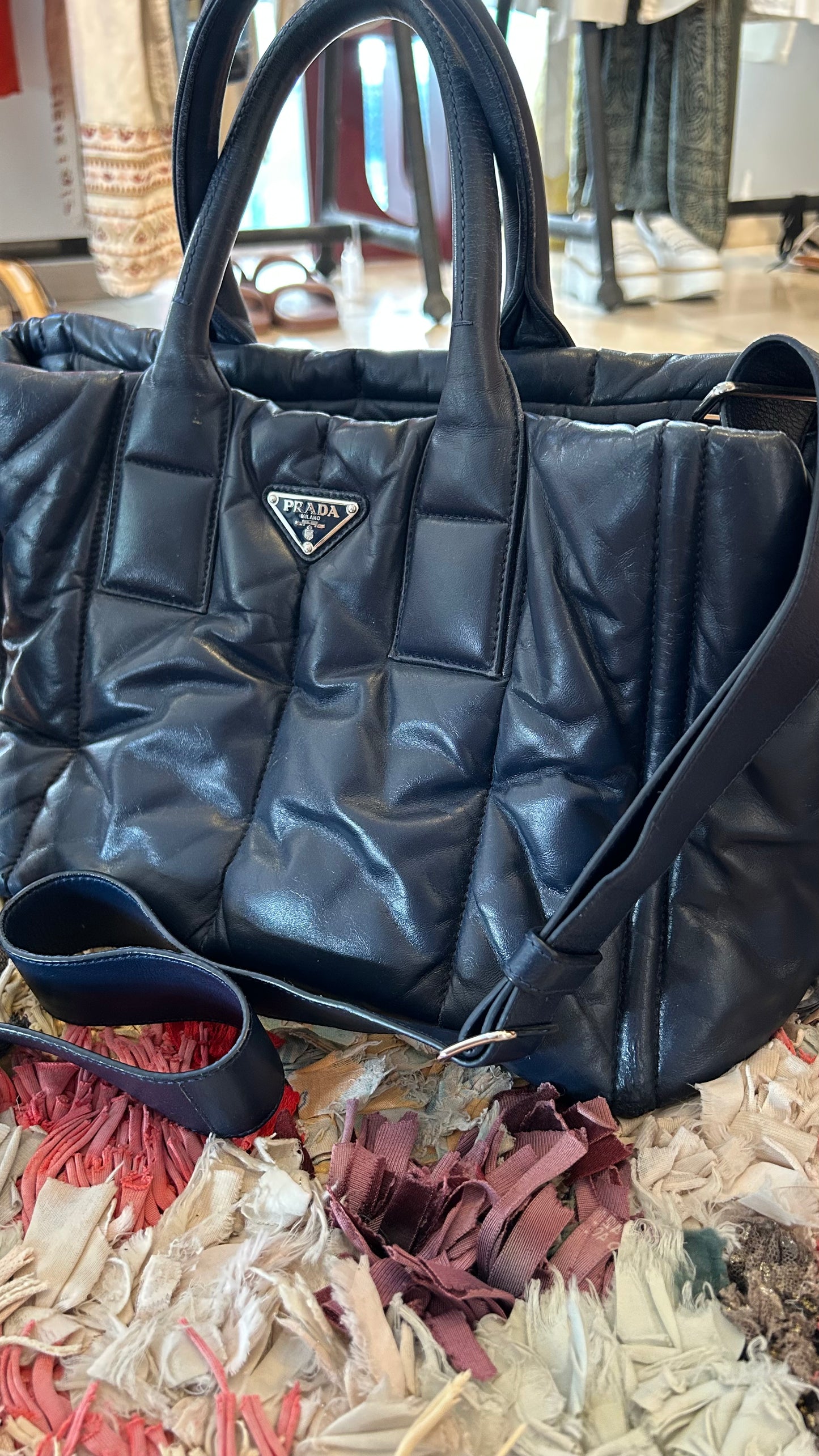 PRADA Handtasche dunkelblau Stepp