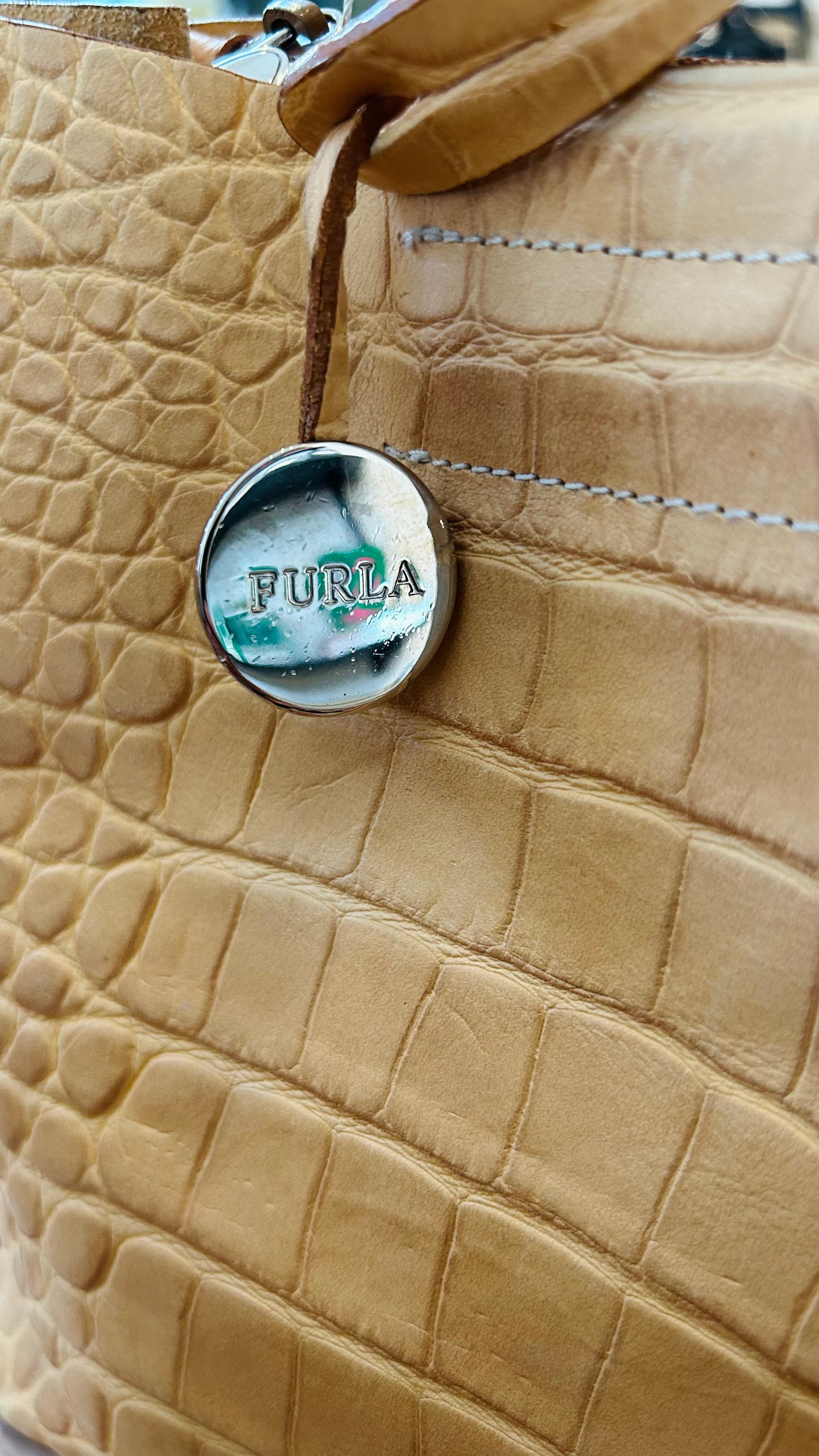 FURLA  Vintage Tasche beige Krokoprägung