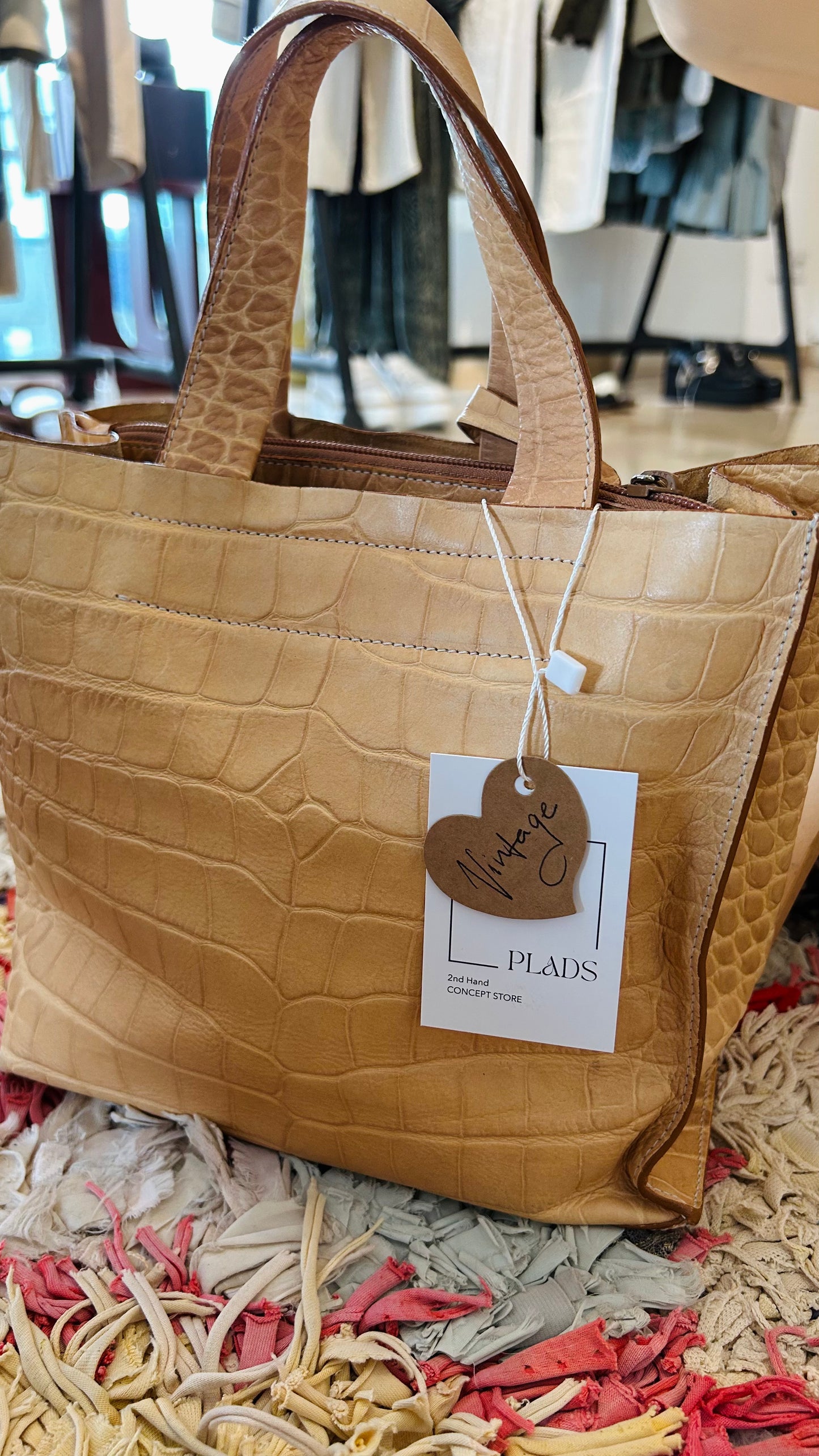FURLA  Vintage Tasche beige Krokoprägung