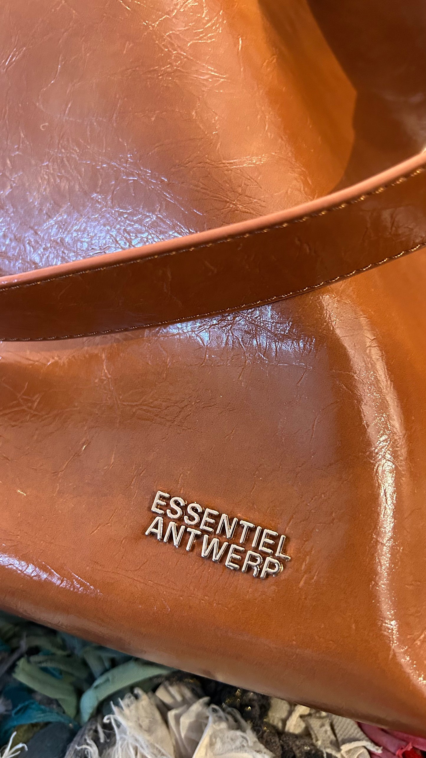 ESSENTIEL ANTWERP Shopper cognac Lack
