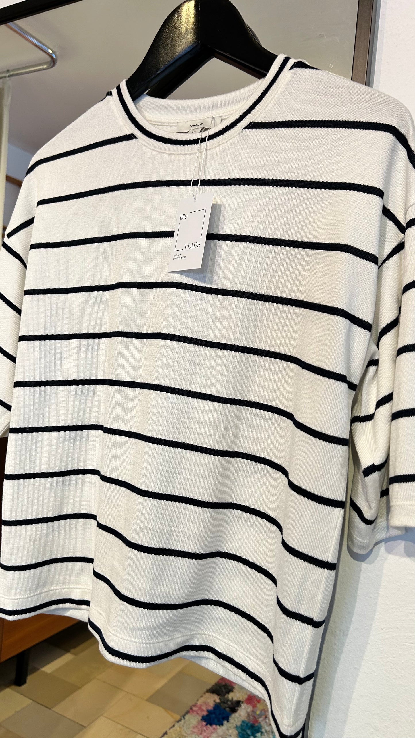 VINCE Shirt b/w Streifen / S