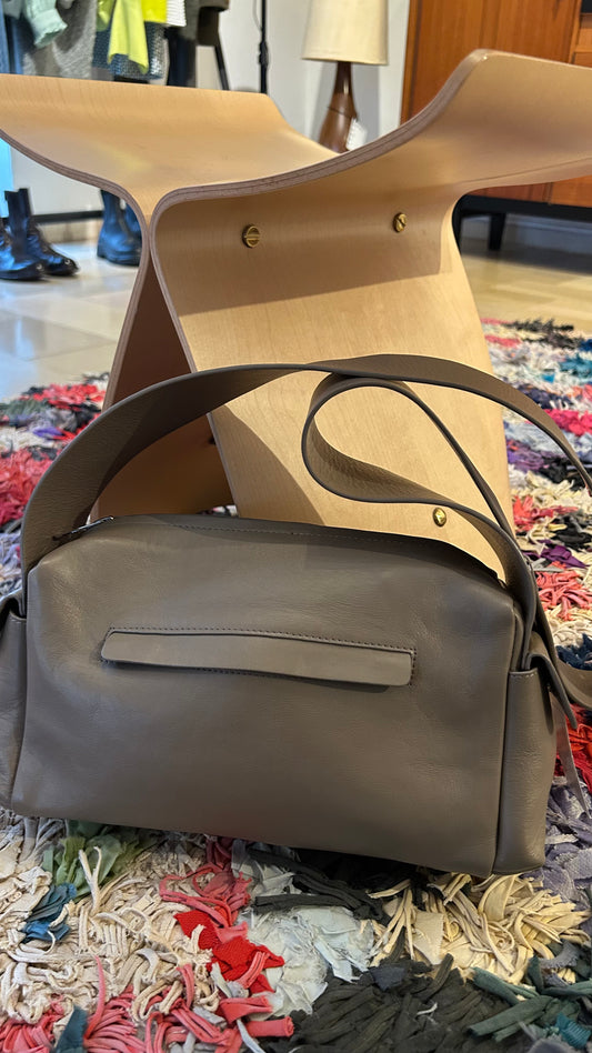 COS Umhängetasche taupe