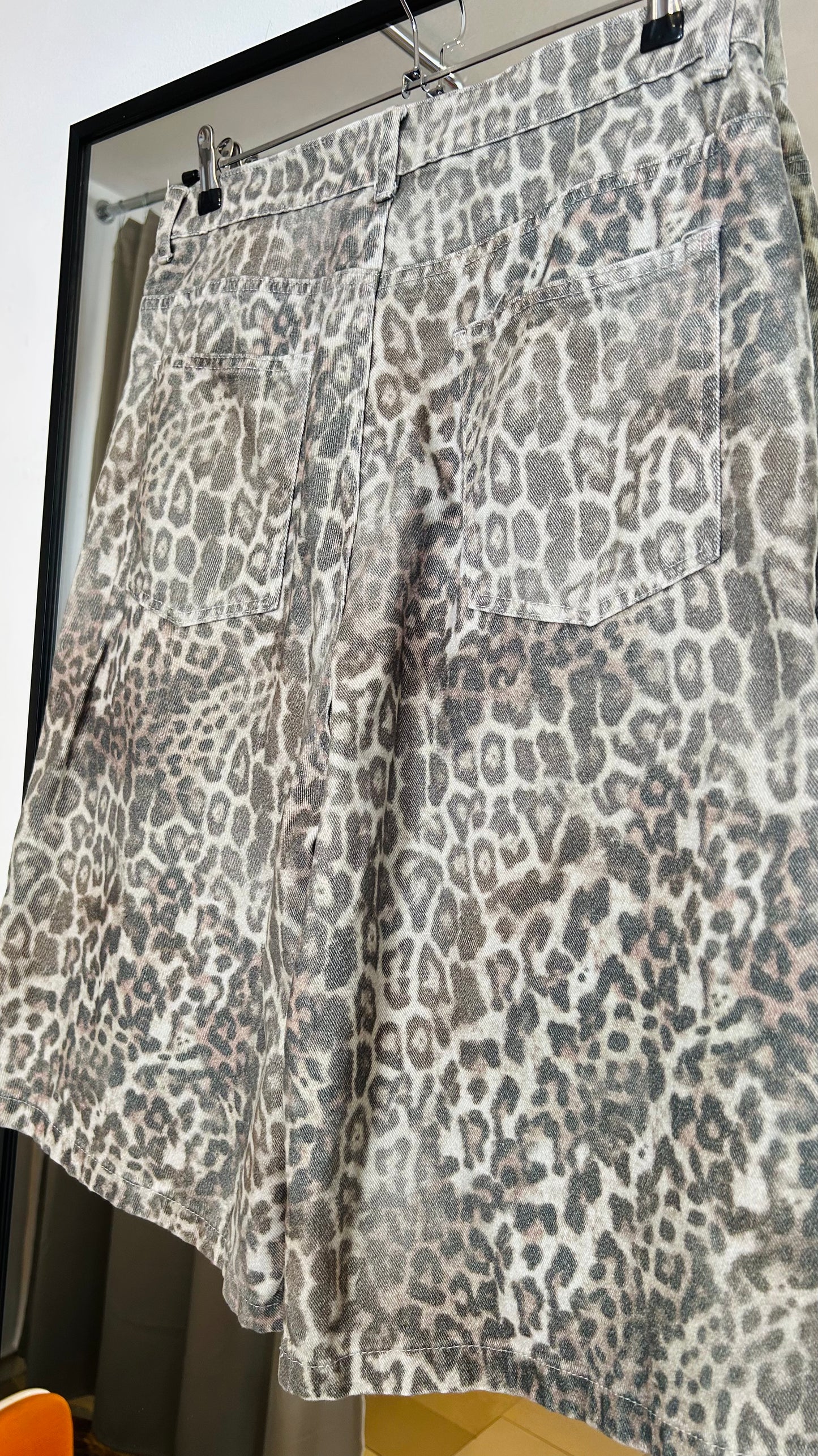 JADED LONDON Bermudas Leo