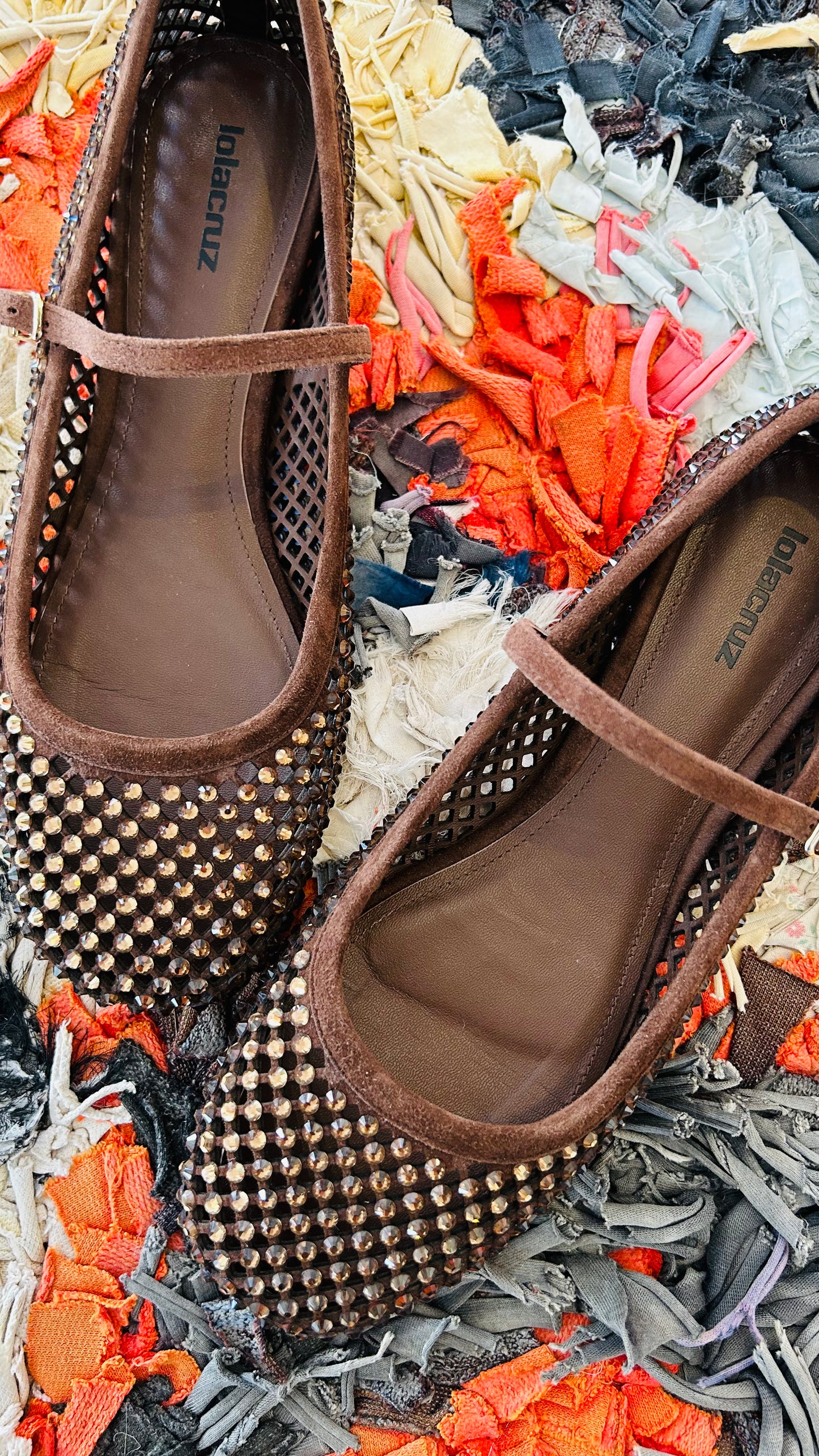 LOLA CRUZ Ballerinas braun Strass