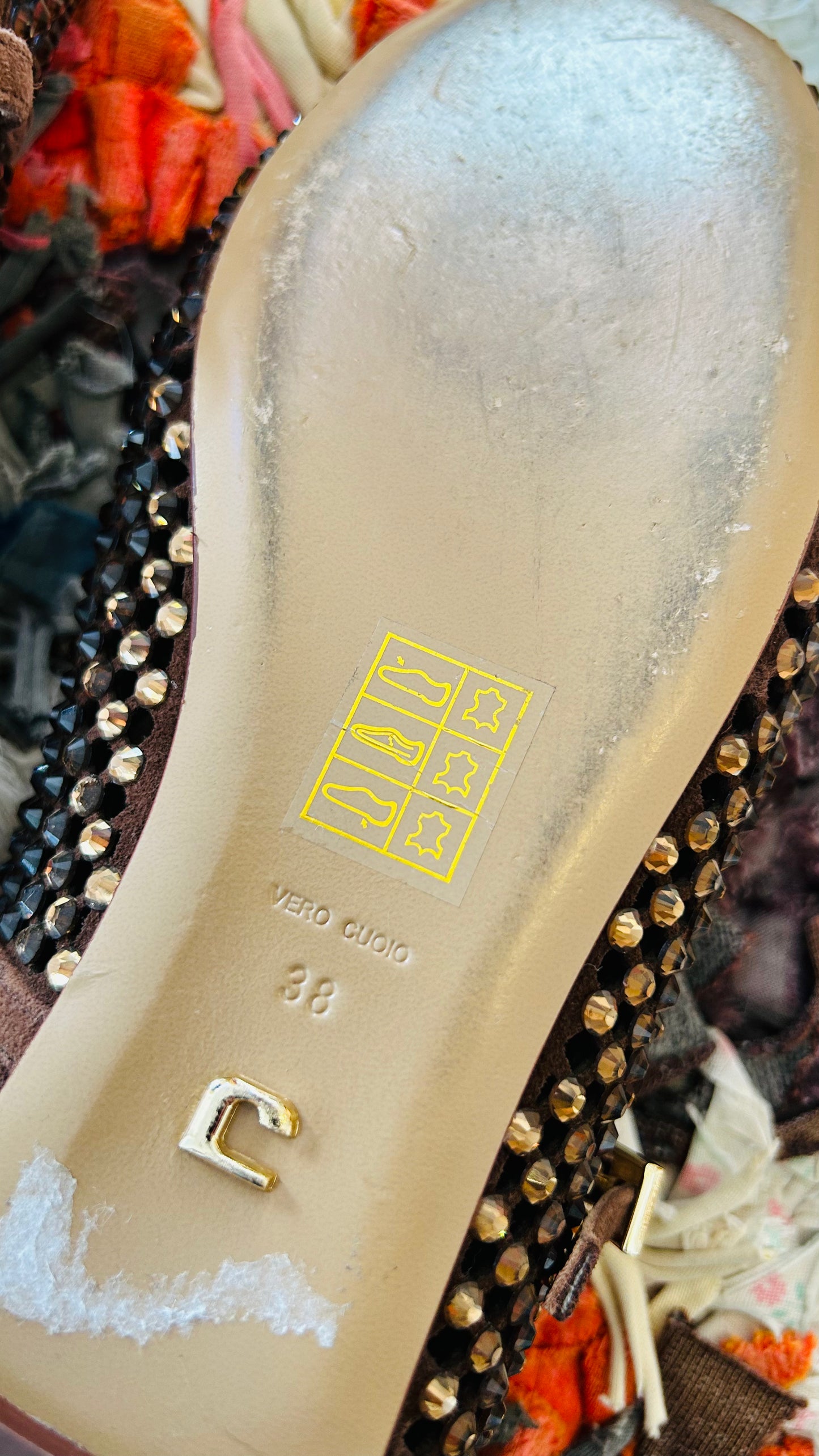 LOLA CRUZ Ballerinas braun Strass
