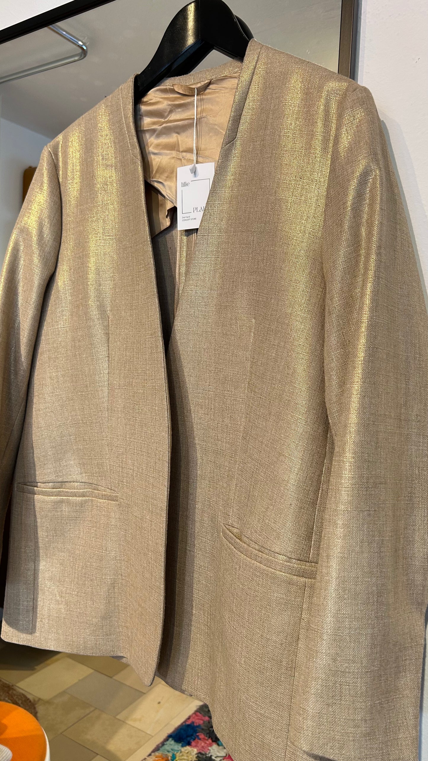 COS Kragenloser Blazer gold / 44