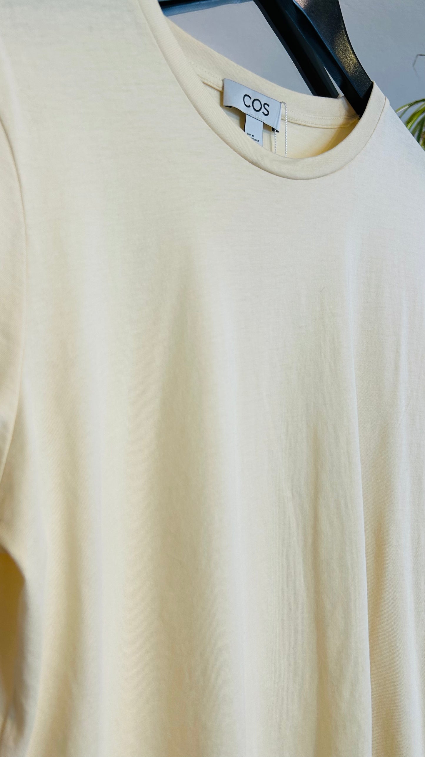 COS T-Shirt buttergelb