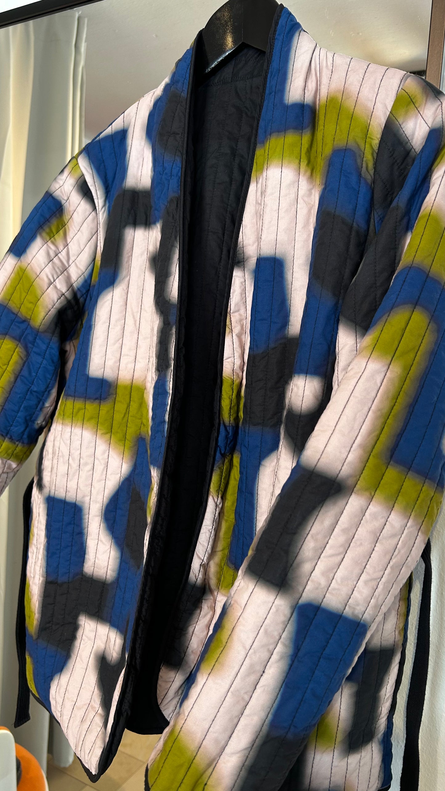 CLOSED Wendejacke schwarz / Batik / L