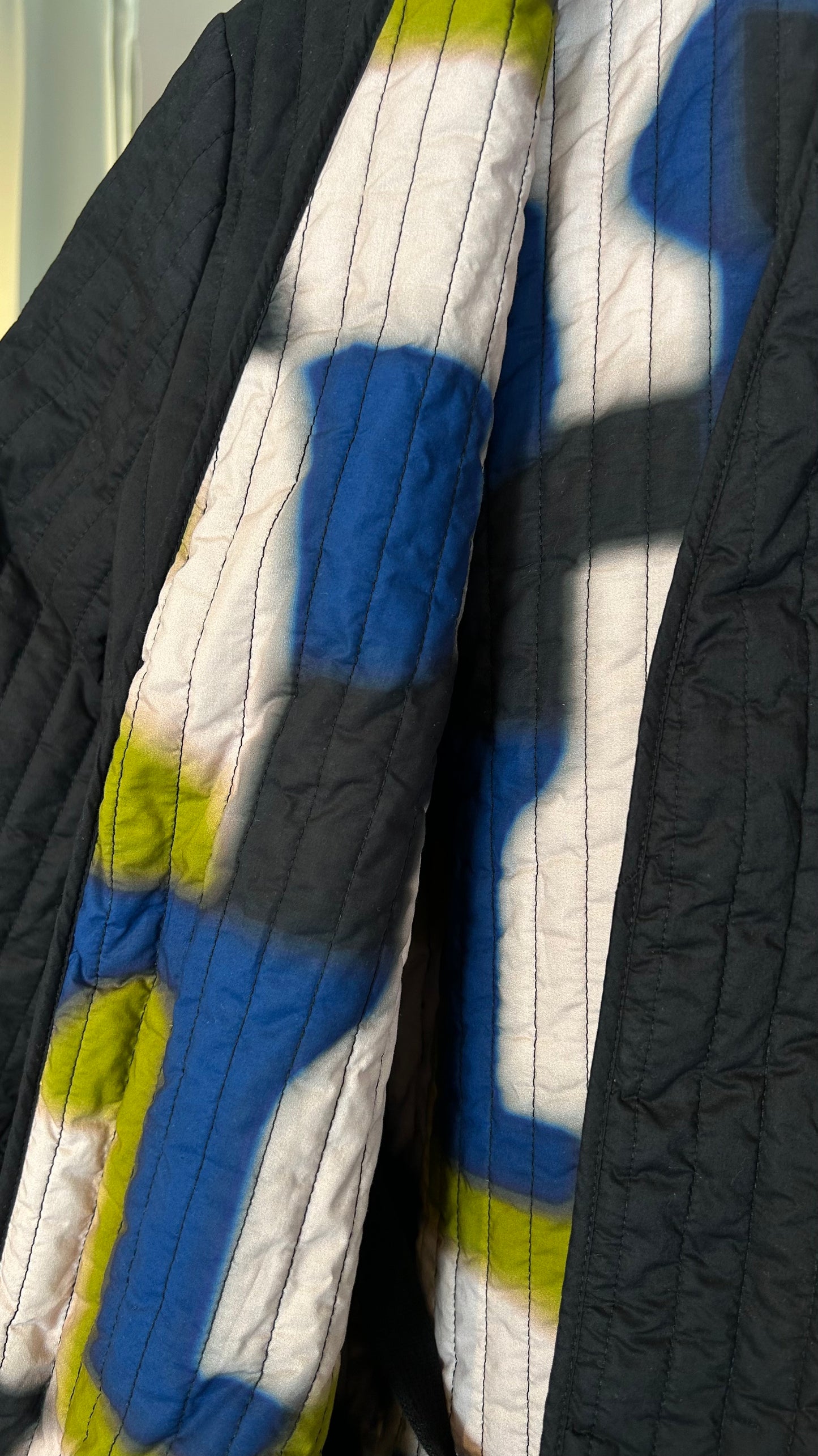 CLOSED Wendejacke schwarz / Batik / L