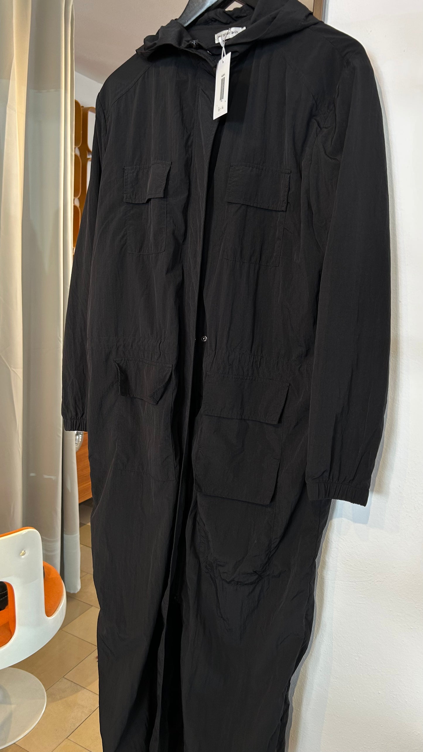 LIGHT BEFORE DARK Windbreaker Maxi schwarz / M