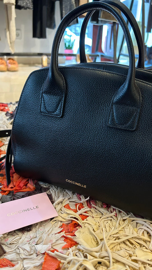 COCCINELLE Handtasche schwarz