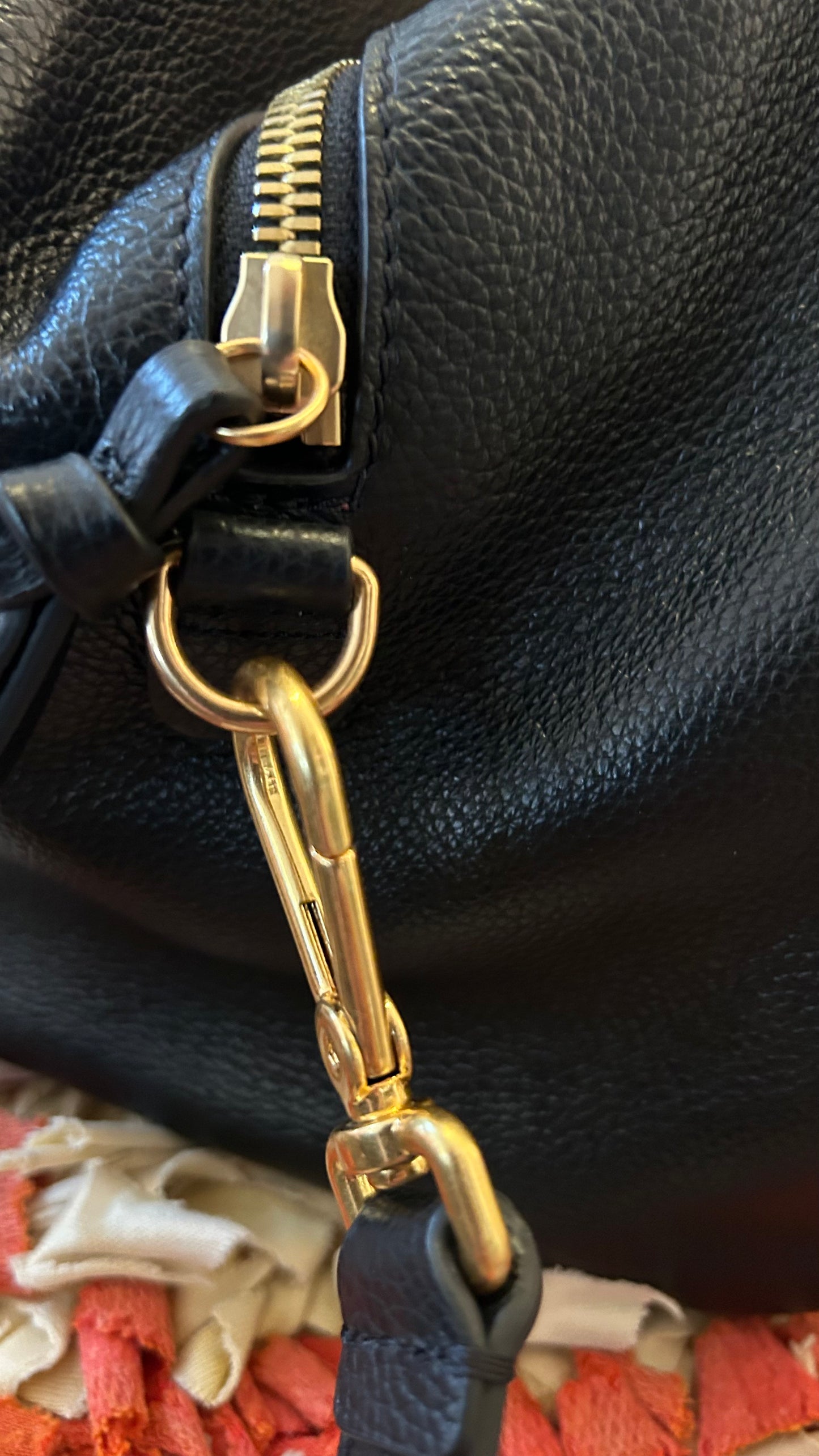 COCCINELLE Handtasche schwarz