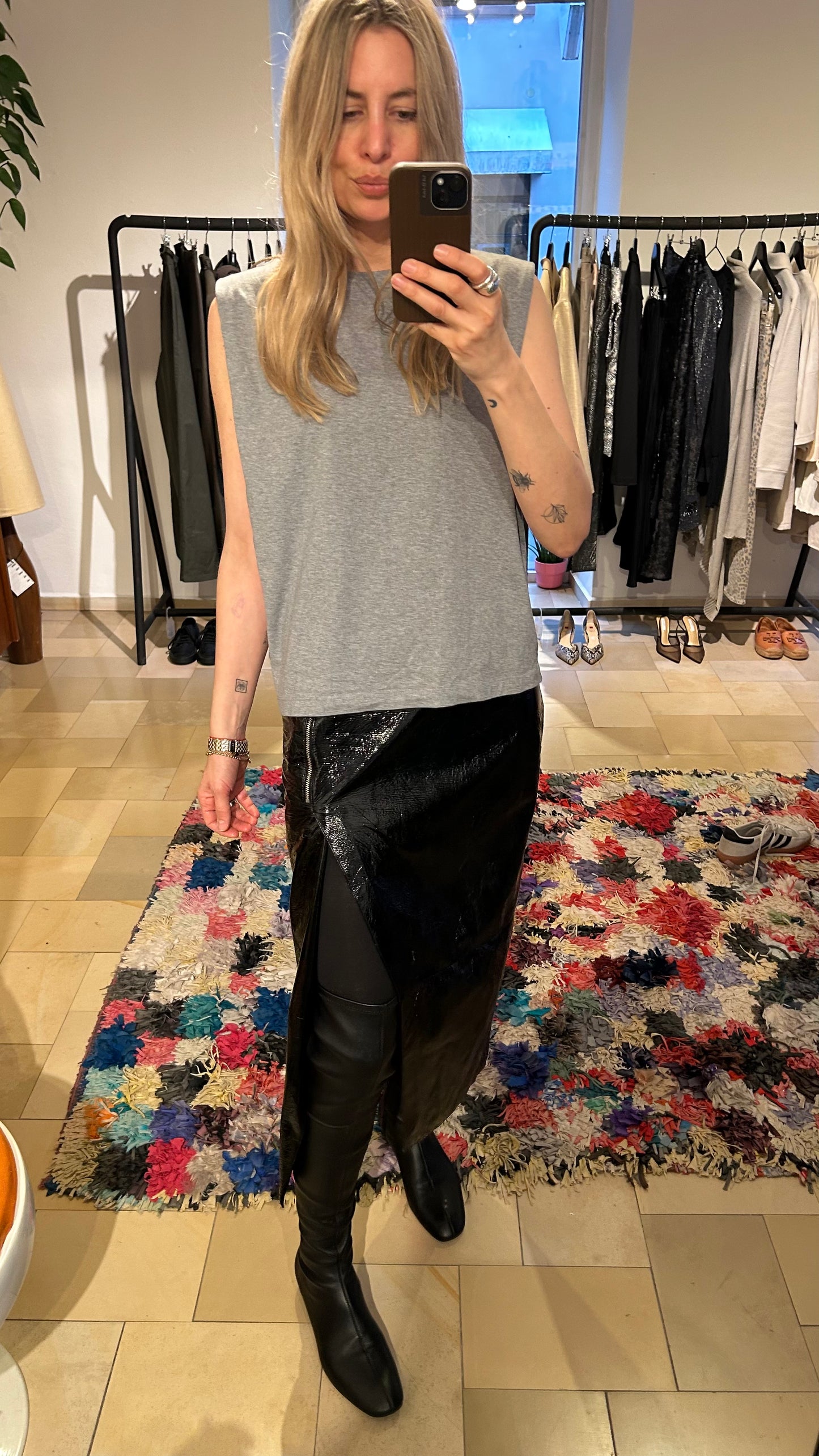 H&M Midirock schwarz Lack / 38