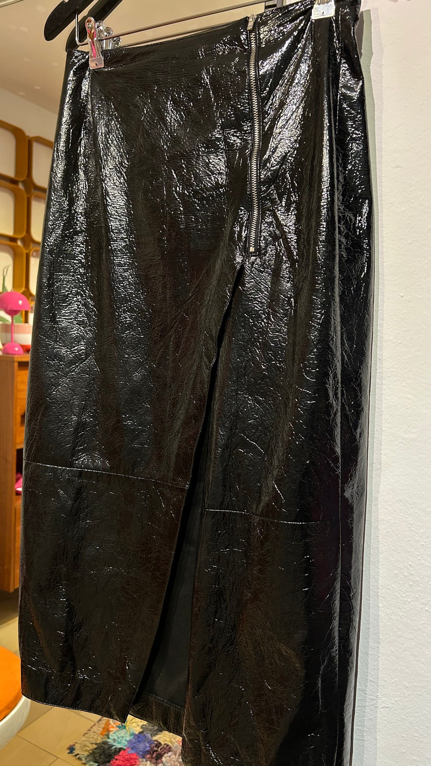 H&M Midirock schwarz Lack / 38