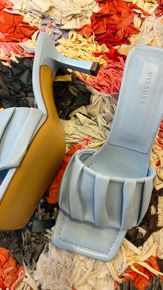 UTERQÜE Pantoletten hellblau