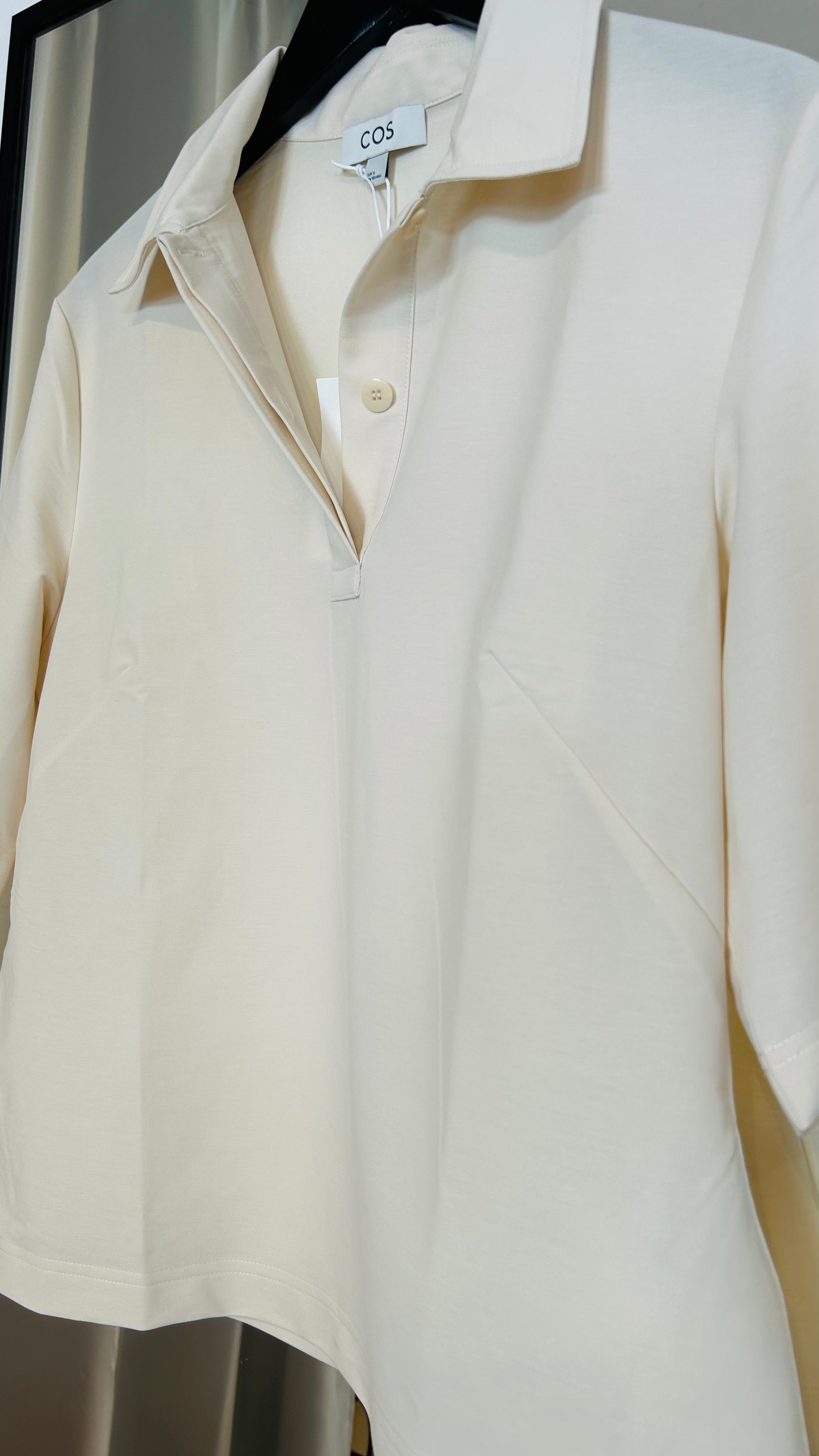 COS Blusenshirt creme Kurzarm