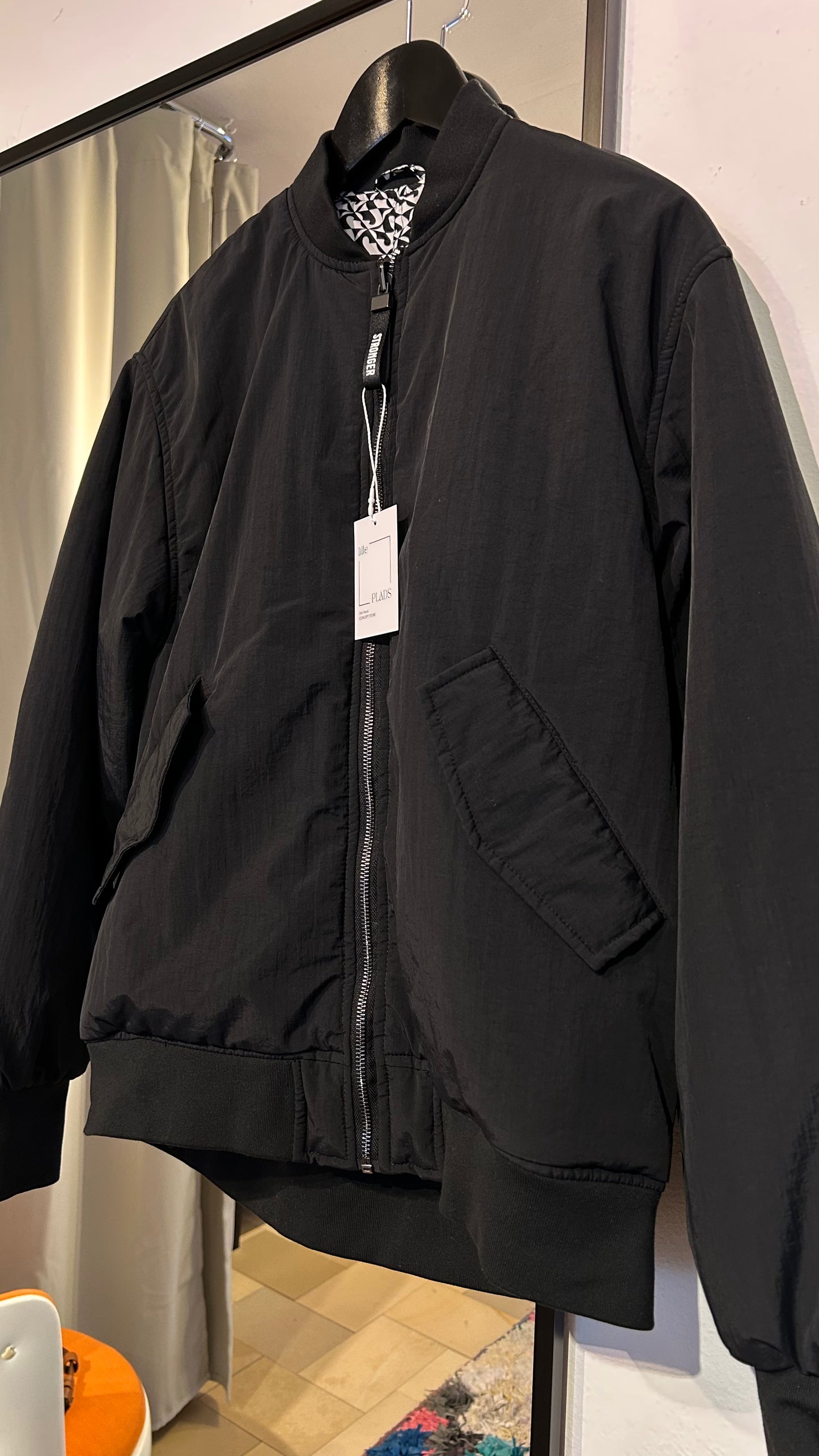 STRONGER Bomberjacke blk / M