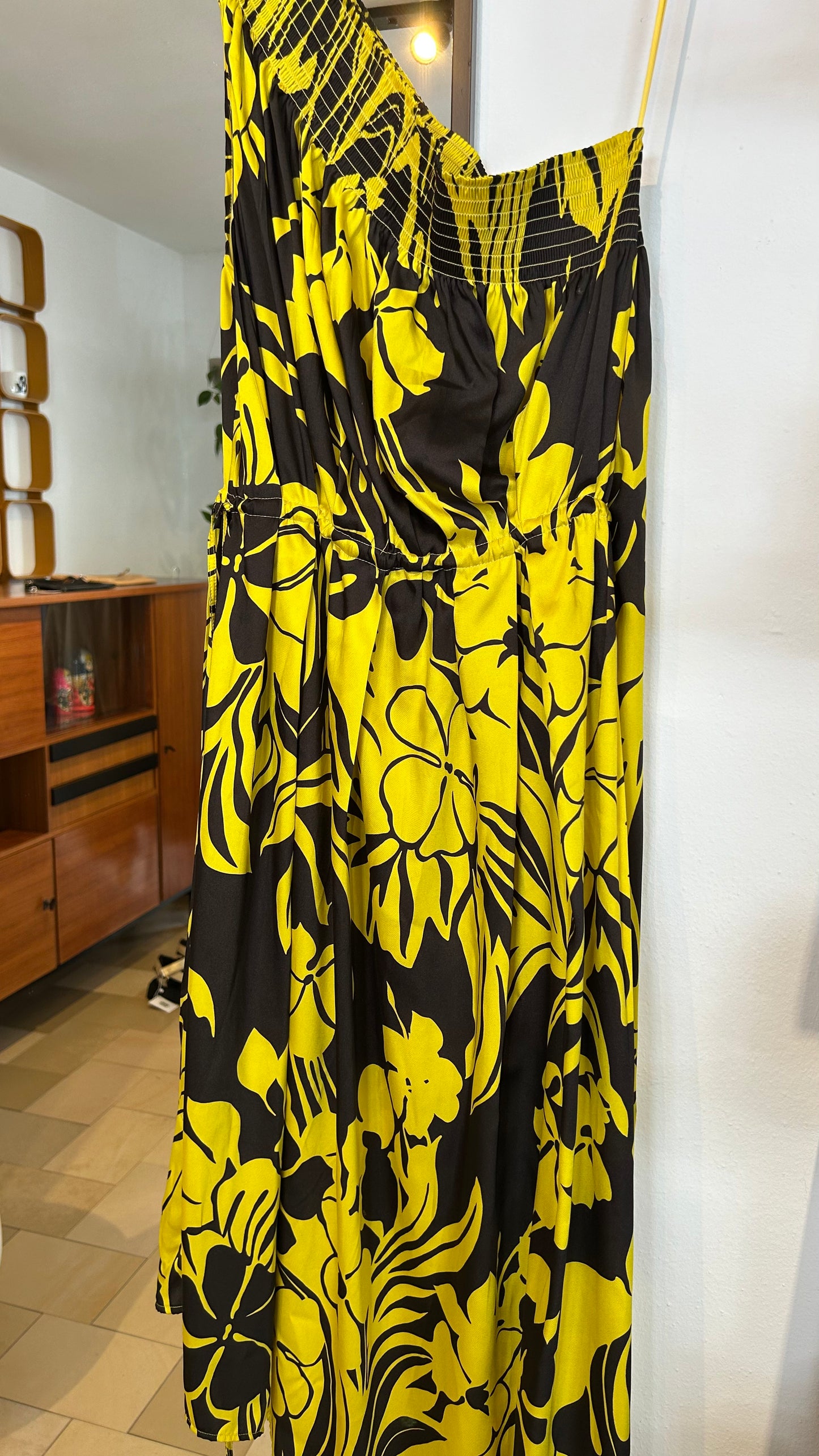N21 Midikleid one shoulder gelb/schw. / 44