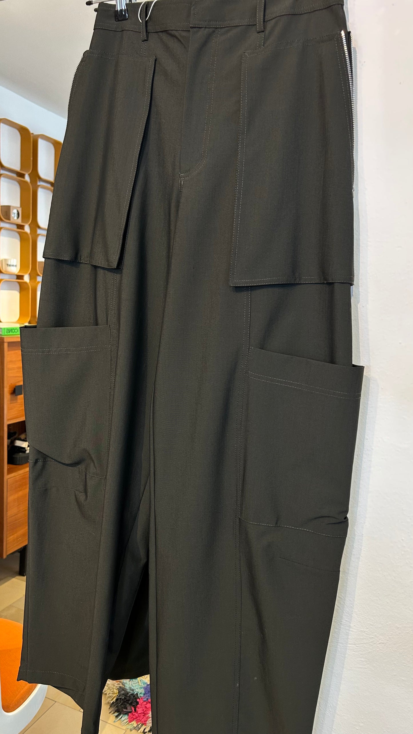 ZARA Cargo Hose Barrel schwarz / M