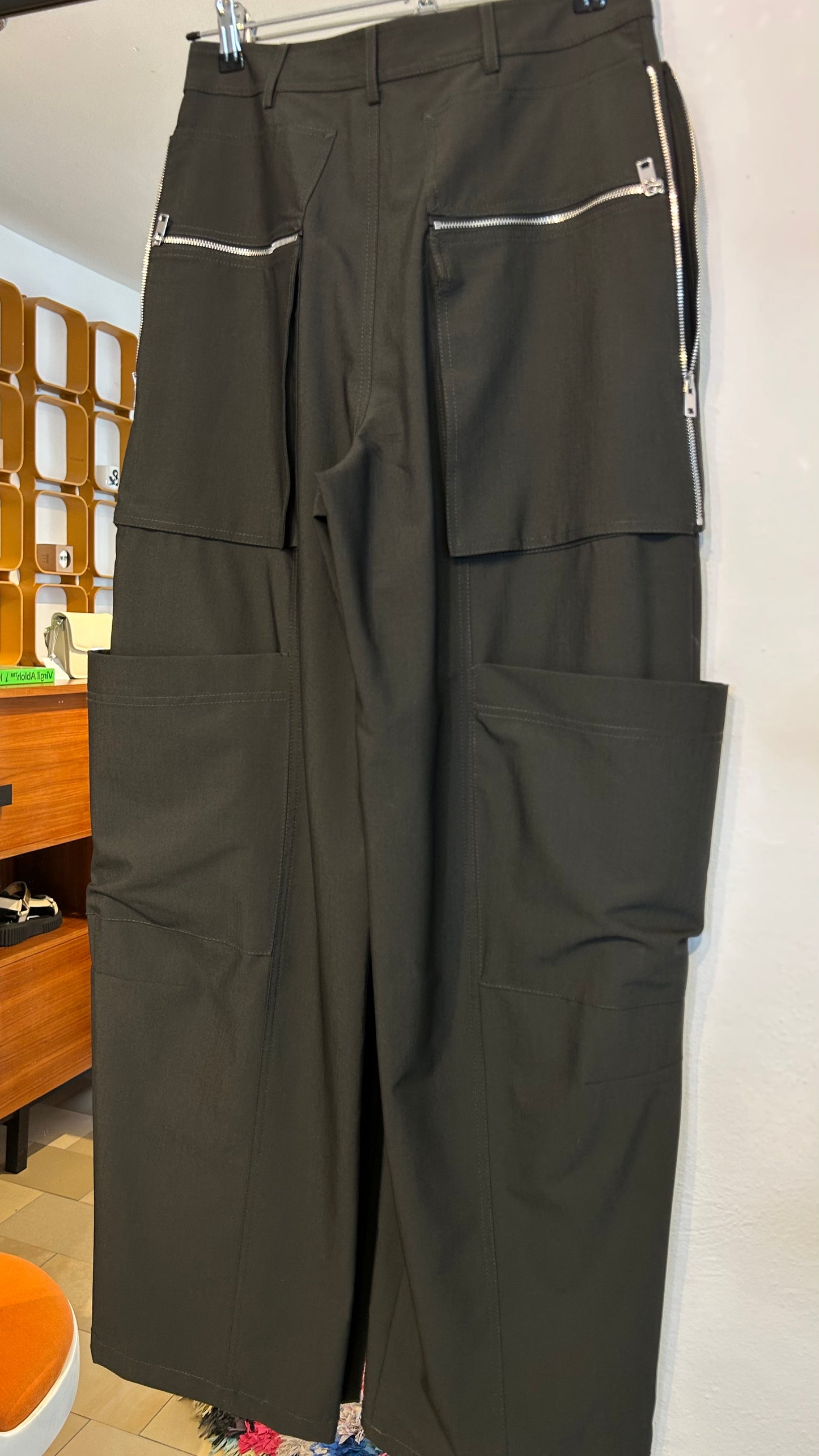 ZARA Cargo Hose Barrel schwarz / M