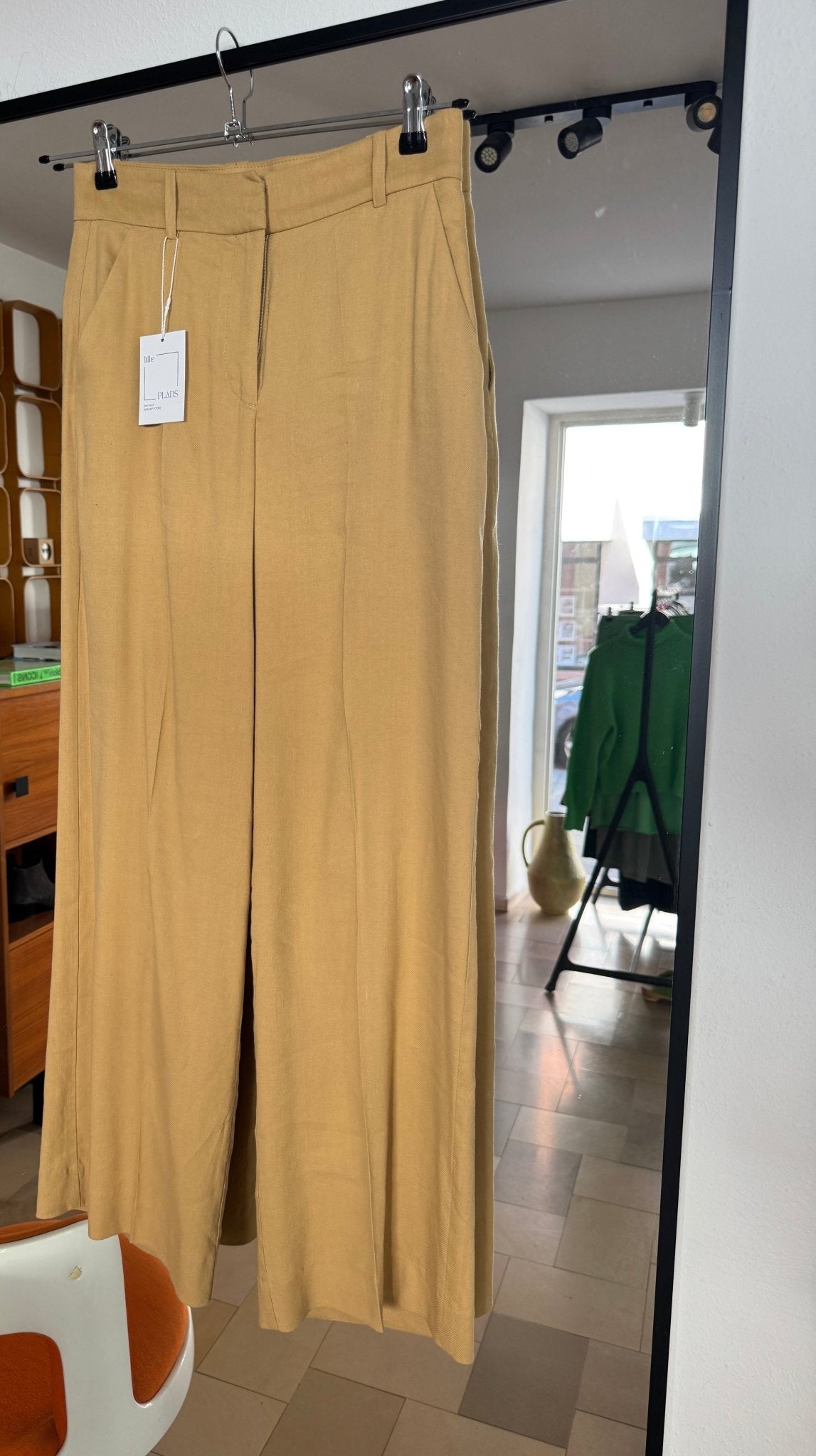 Hallhuber Hose beige/ 34 - lille.PLADS eGbR