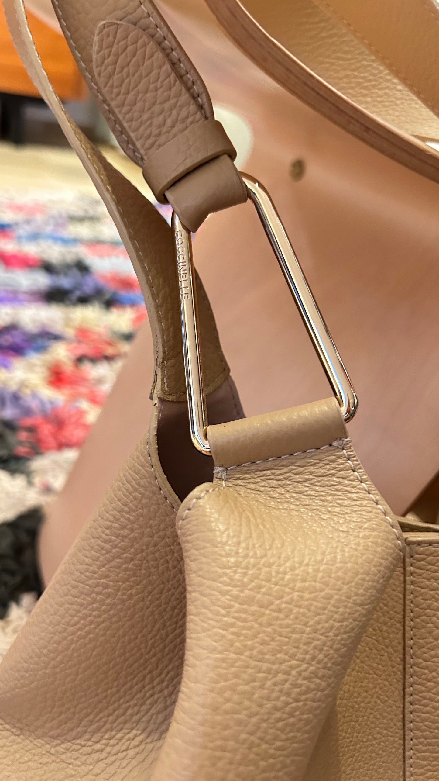 COCCINELLE Handtasche beige